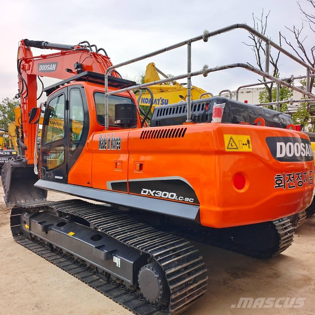 Doosan DX300LC-9C Kāpurķēžu ekskavatori