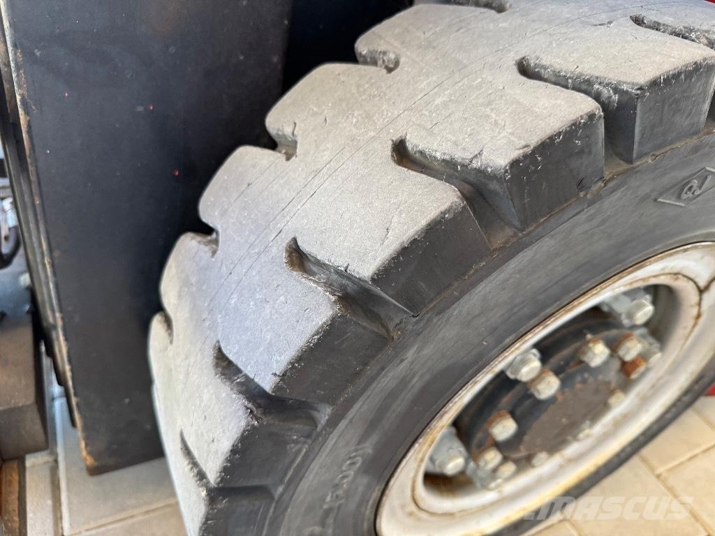 Manitou MI 25 Tehnika ar dīzeļa dzinēju