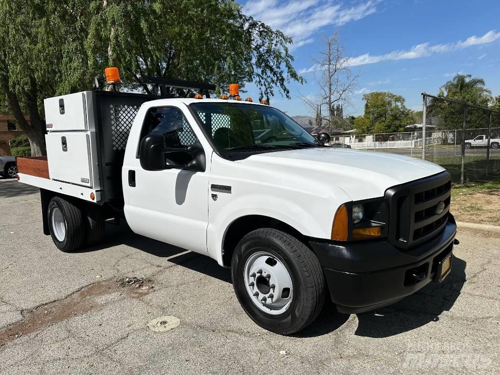 Ford F 350 Vieglais kravas automobilis/izkraušana no sāniem