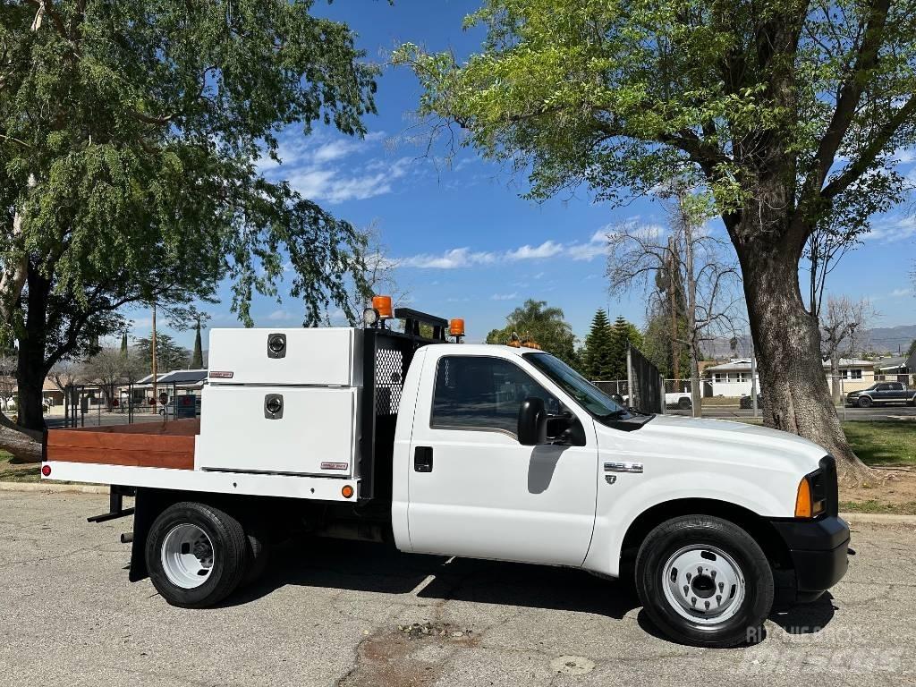 Ford F 350 Vieglais kravas automobilis/izkraušana no sāniem