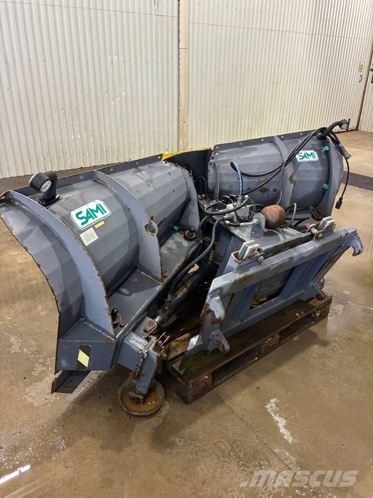Sami VM 2400 Sniega traktori