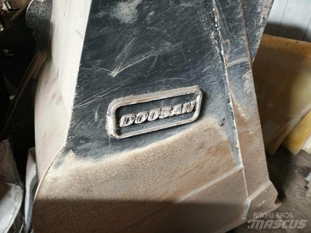 Doosan DL 320-7 Iekrāvēji uz riteņiem