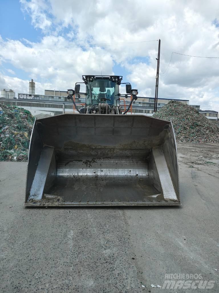 Doosan DL 320-7 Iekrāvēji uz riteņiem