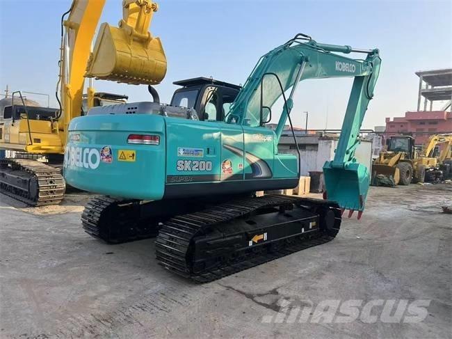Kobelco SK 200 Kāpurķēžu ekskavatori