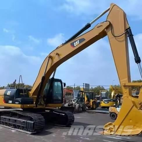 CAT 330 Kāpurķēžu ekskavatori