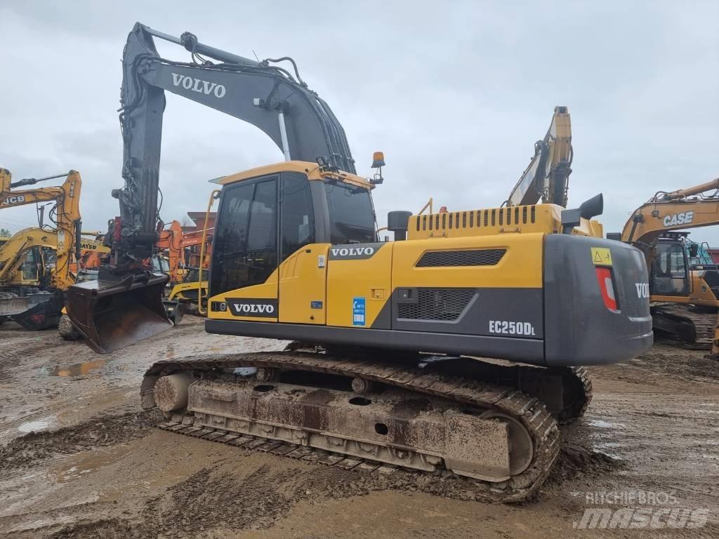 Volvo EC 250 D L Kāpurķēžu ekskavatori