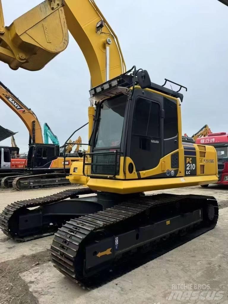 Komatsu 210LC-8 Kāpurķēžu ekskavatori