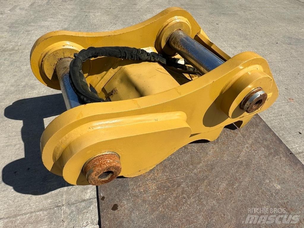CAT 320 Ātrie savienotāji