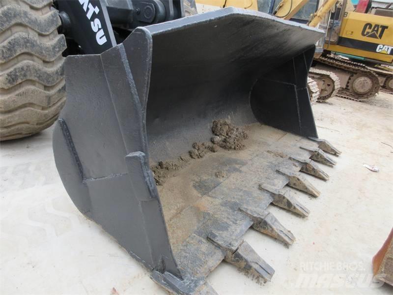 Komatsu WA 380-3 Iekrāvēji uz riteņiem