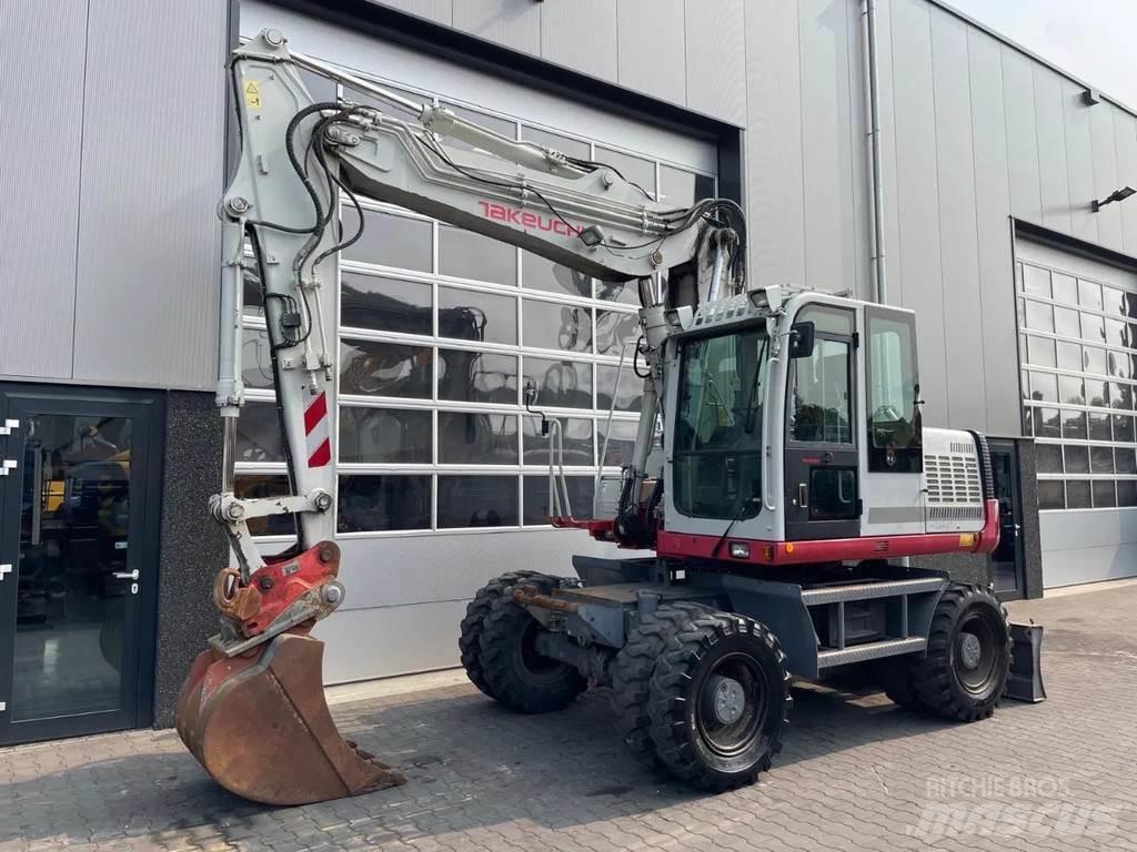 Takeuchi TB1160W Ekskavatori uz riteņiem