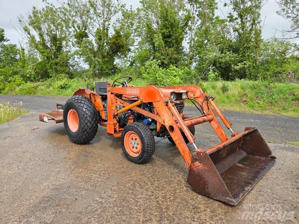 Kubota L 235 Kompaktie traktori