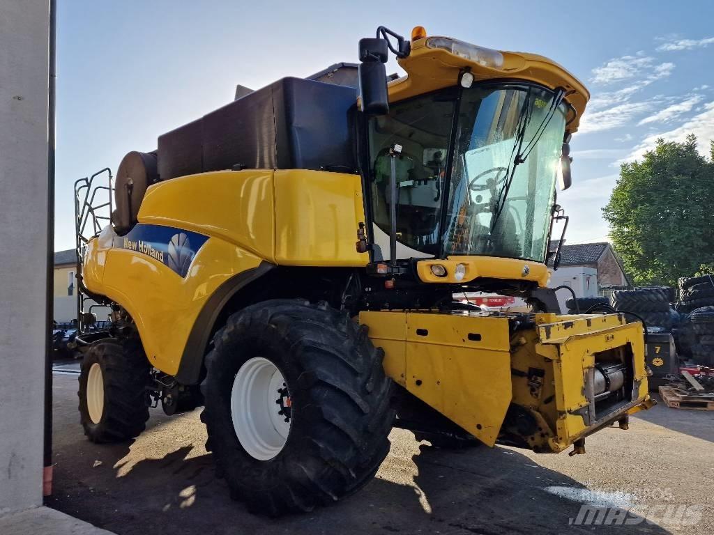 New Holland CR 9060 Ražas novākšanas kombaini