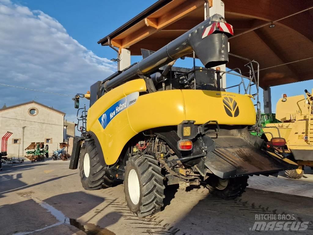 New Holland CR 9060 Ražas novākšanas kombaini