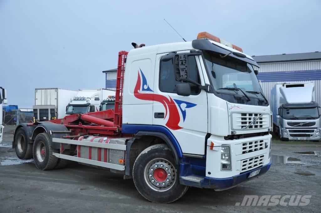 Volvo FM 400 6X2 Treileri ar āķi