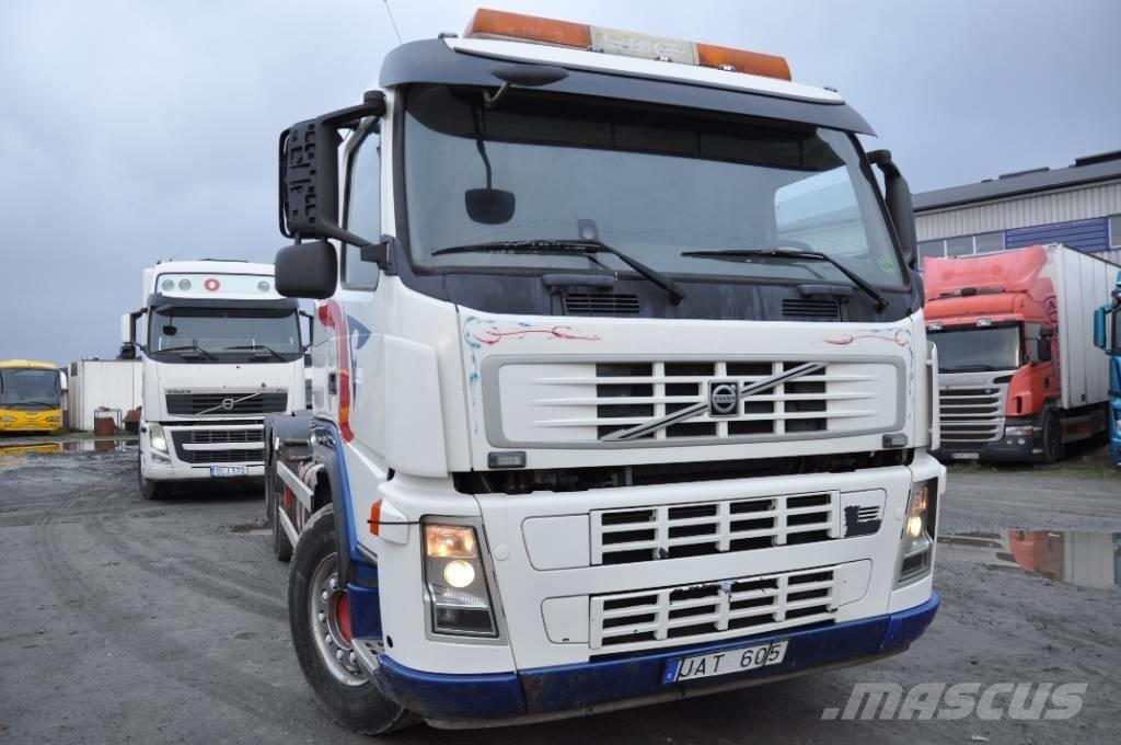 Volvo FM 400 6X2 Treileri ar āķi
