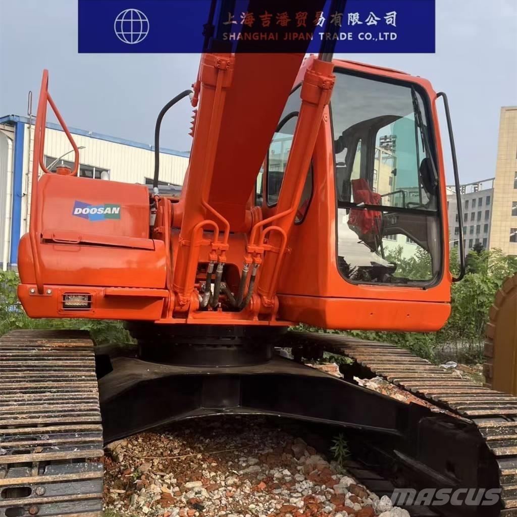 Doosan DH 225 Kāpurķēžu ekskavatori