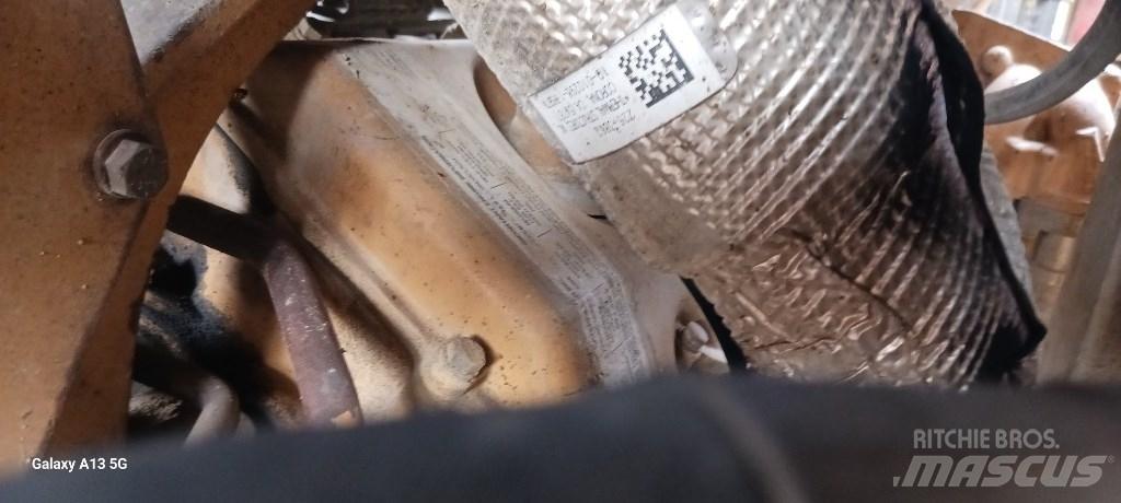 CAT 631 G Skrēperi