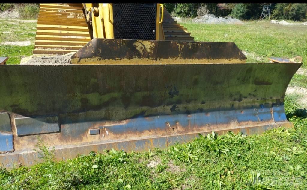 CAT D 6 N Kāpurķēžu buldozeri