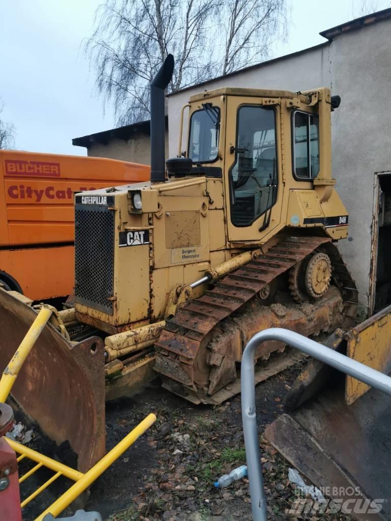 CAT D 4 H Kāpurķēžu buldozeri