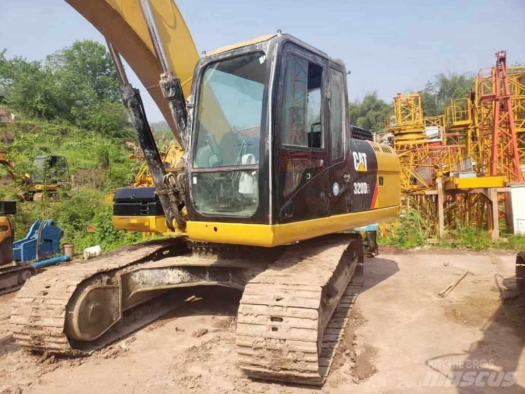 CAT 320 D Kāpurķēžu ekskavatori