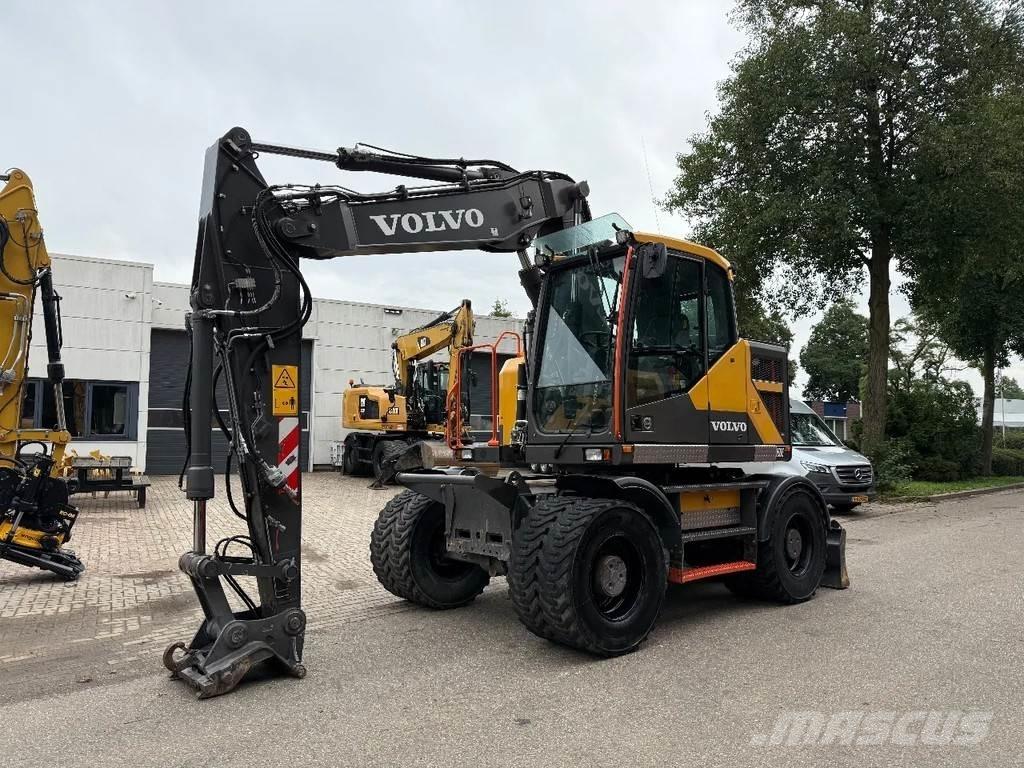 Volvo EW150 Ekskavatori uz riteņiem