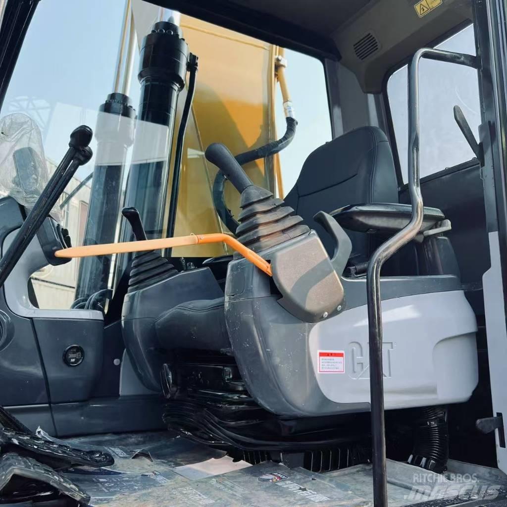 CAT 320 D2 L Kāpurķēžu ekskavatori