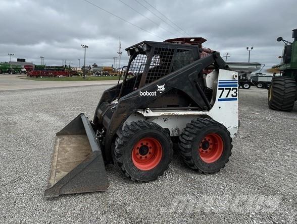 Bobcat 773 Lietoti riteņu kompaktiekrāvēji