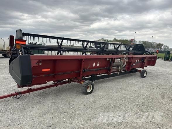 Case IH 1020 Ražas novākšanas galvas