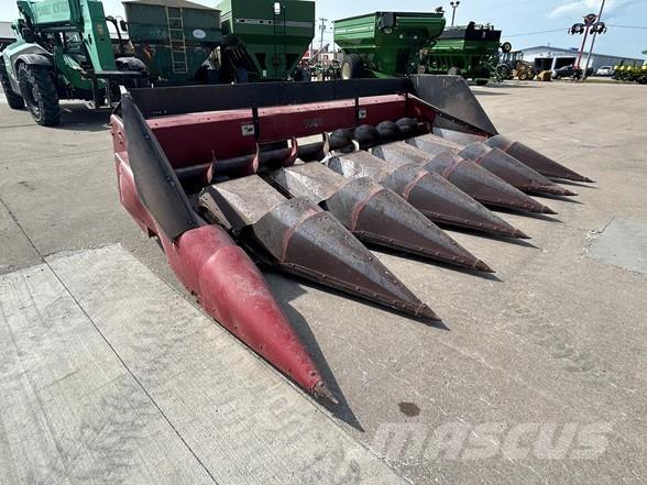 Case IH 1063 Ražas novākšanas galvas