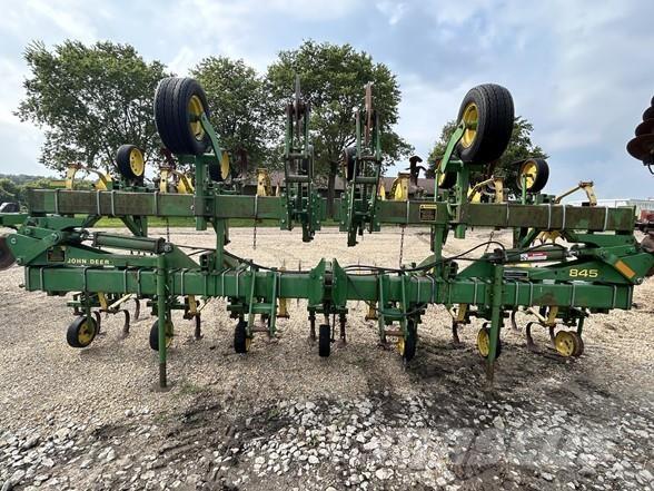 John Deere 845 Labības kultivatori