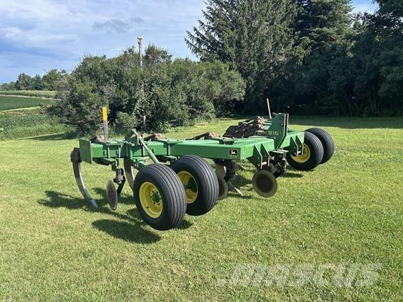 John Deere 915 Cita augsnes apstrādes tehnika un papildaprīkojums