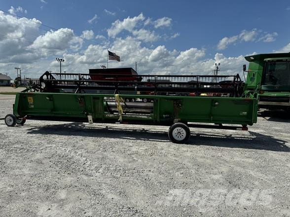 John Deere 925 Ražas novākšanas galvas