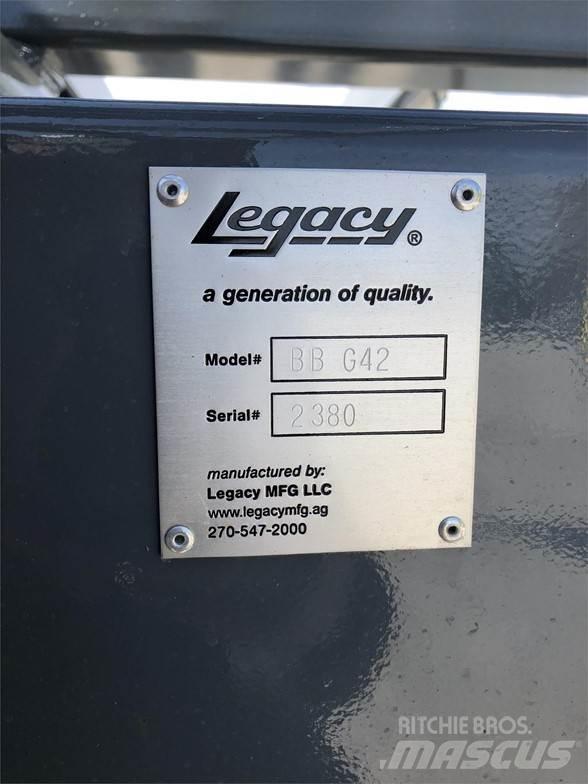  LEGACY BB G42 Citas piekabes