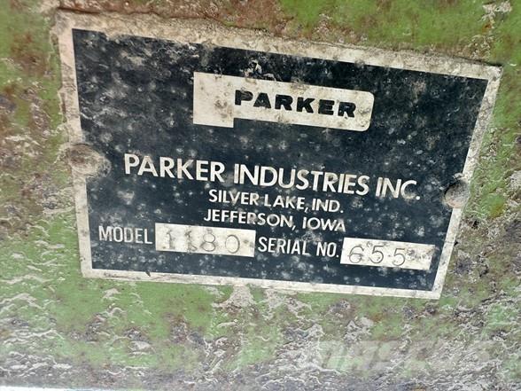 Parker 1180 Graudu pārkraušanas piekabes