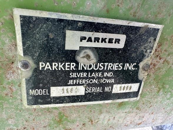 Parker 1180 Graudu pārkraušanas piekabes