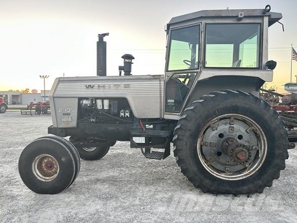 White 2-135 Traktori