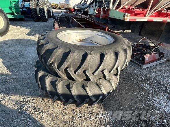 White 2-135 Traktori