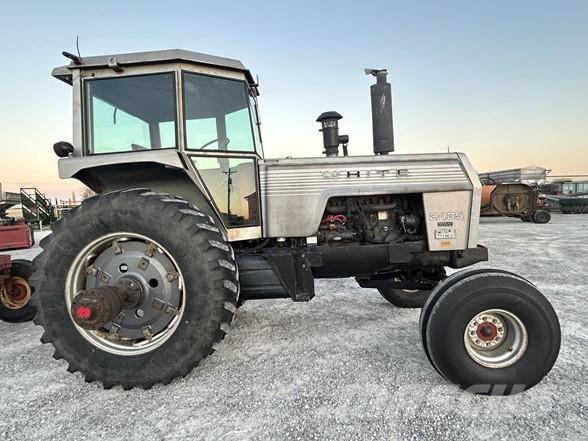 White 2-135 Traktori
