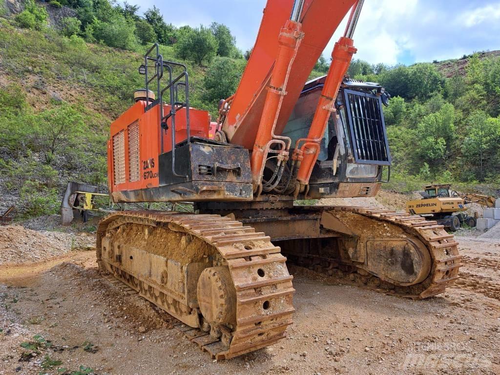 Hitachi ZX670ICH-5B Kāpurķēžu ekskavatori