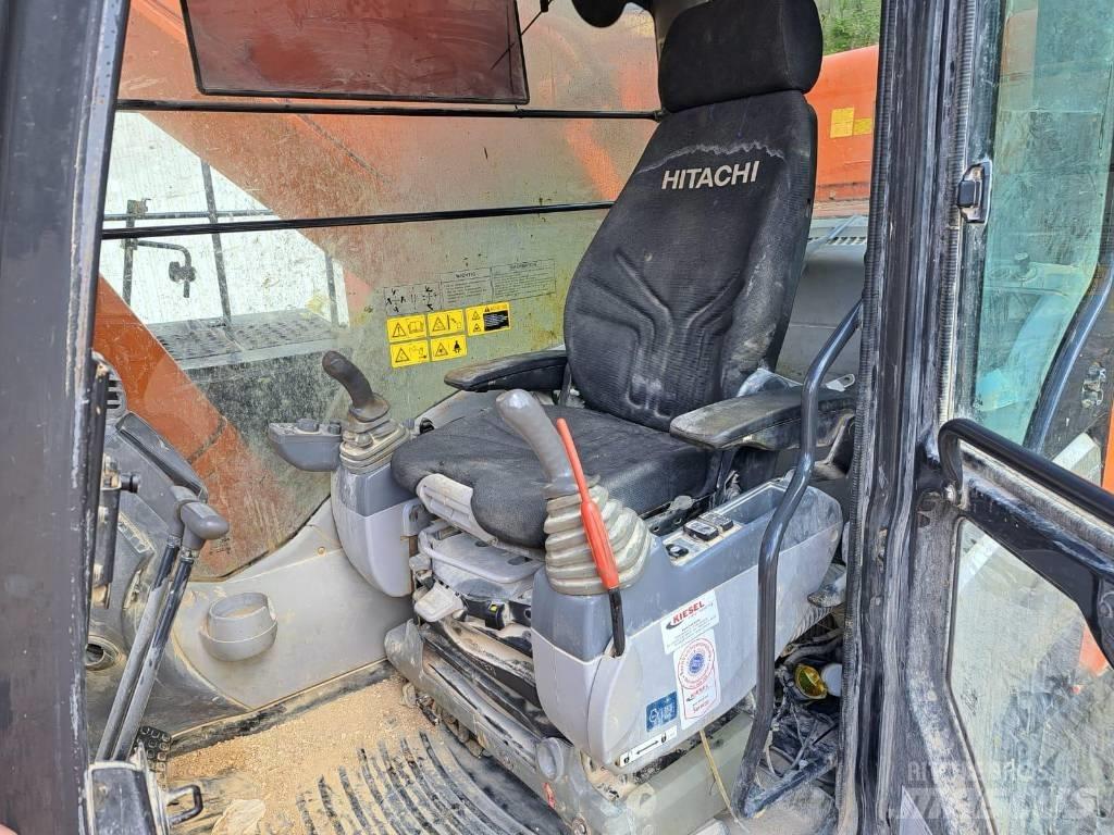 Hitachi ZX670ICH-5B Kāpurķēžu ekskavatori
