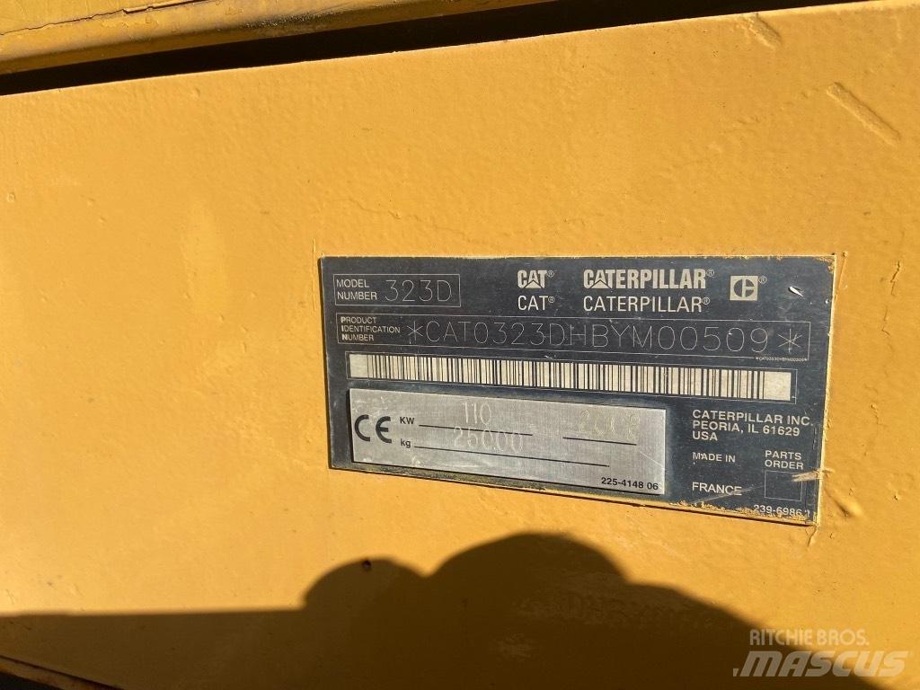 CAT 323 D Kāpurķēžu ekskavatori