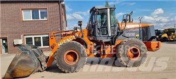 Hitachi ZW 220 Iekrāvēji uz riteņiem