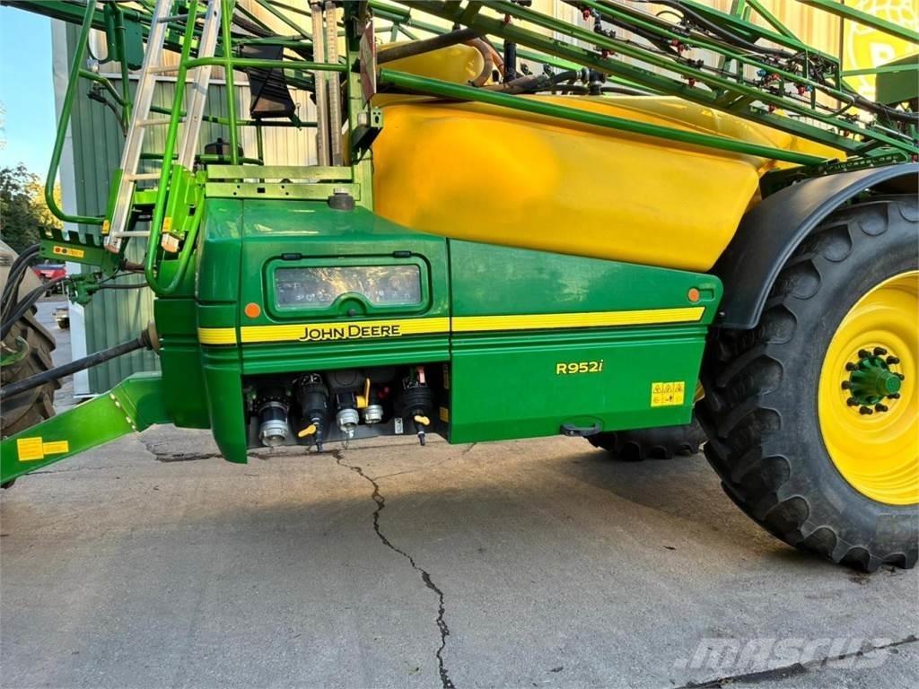 John Deere R952i Piekabināmie smidzinātāji(miglotāji)