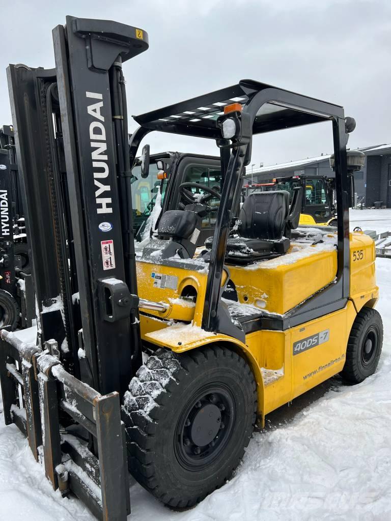 Hyundai 40DS-7 Tehnika ar dīzeļa dzinēju