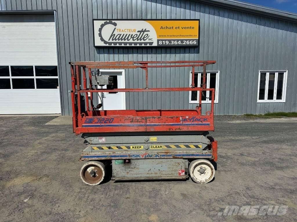 SkyJack SJ 3220 Šķerveida pacēlāji