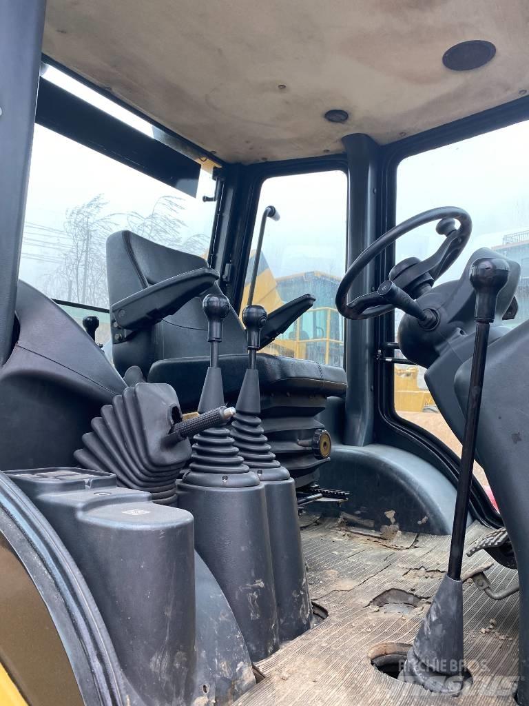 CAT 420 E Ekskavatori-iekrāvēji