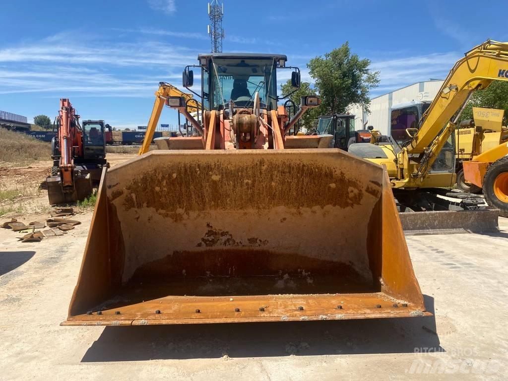 Hitachi ZW 310-6 Iekrāvēji uz riteņiem
