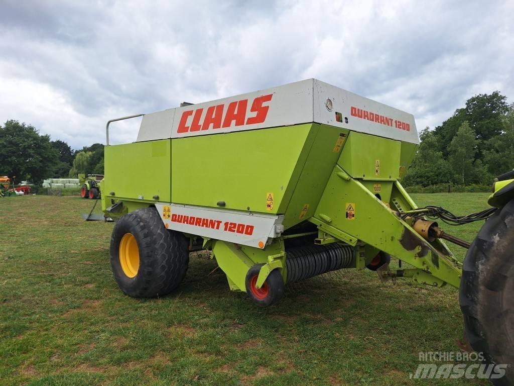 CLAAS Quadrant 1200 Ķīpu preses
