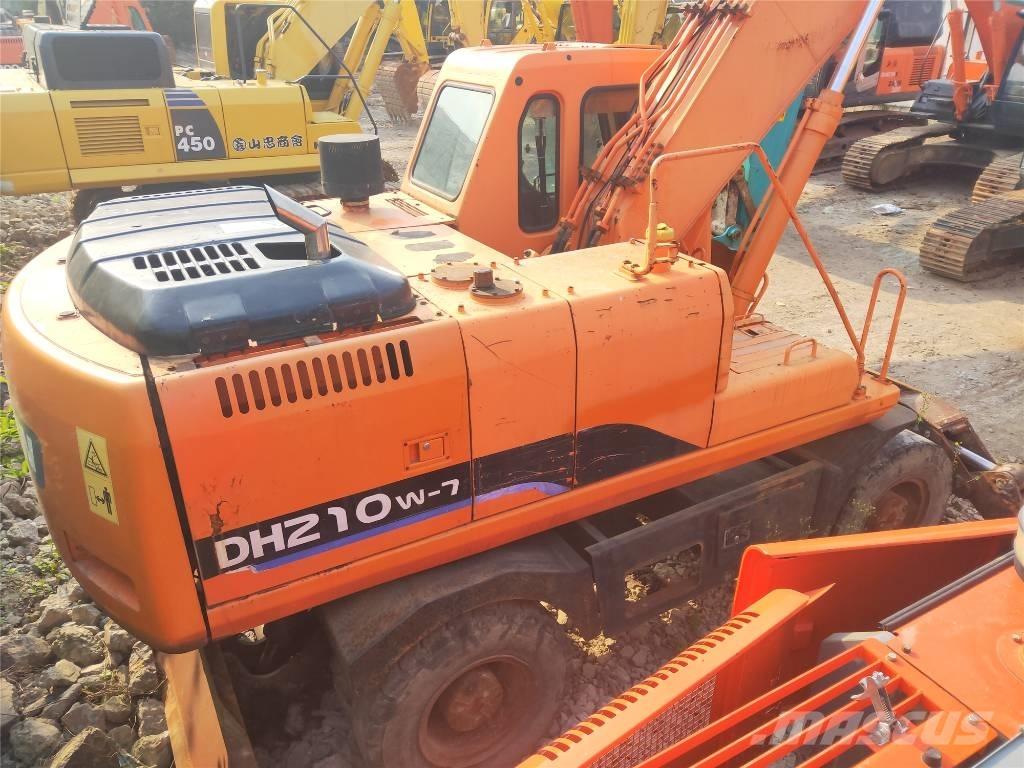 Doosan DH210W-7 Ekskavatori uz riteņiem