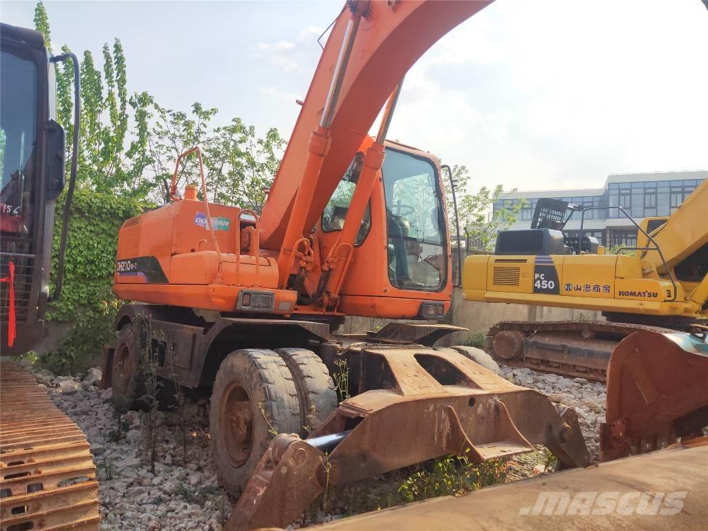 Doosan DH210W-7 Ekskavatori uz riteņiem